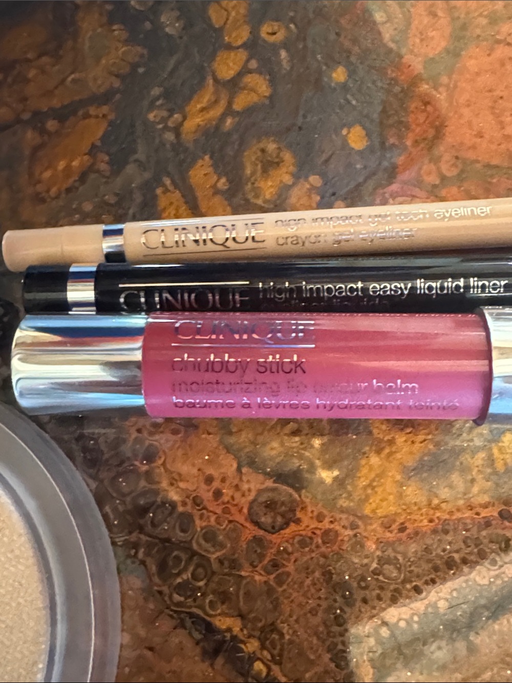 Clinique 11 Piece Makeup Set - Picture 7 of 12